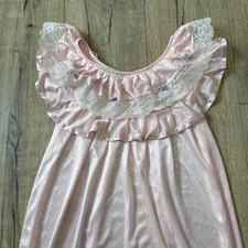 VTG 60-70  s Pink Nightgown with A Ruffled Lace-trimmed Neckline.Sm Cottagecore