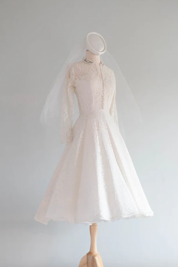 Vintage Elegant Wedding Dresses 1950s Couture Lace Tea Length Retro Bridal Gowns - Image 3 of 4