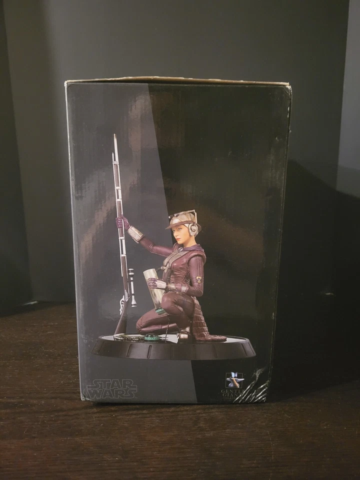 Estatua coleccionable de lujo de Zam Wesell Guerra de las Galaxias gigante suave sin usar, en caja nueva/500 Foto 3 de 4