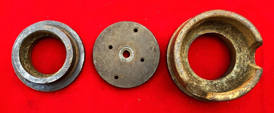 LOT T28 VINTAGE REED MFG CO PIPE THREADING TOOL PARTS, INCL. 3/8 R & 3/4 R DIES - Image 3 of 4