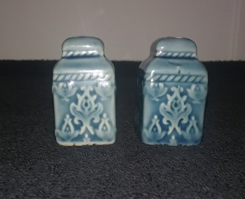 Vintage Small Blue Salt and Pepper Shakers - Picture 2 of 6