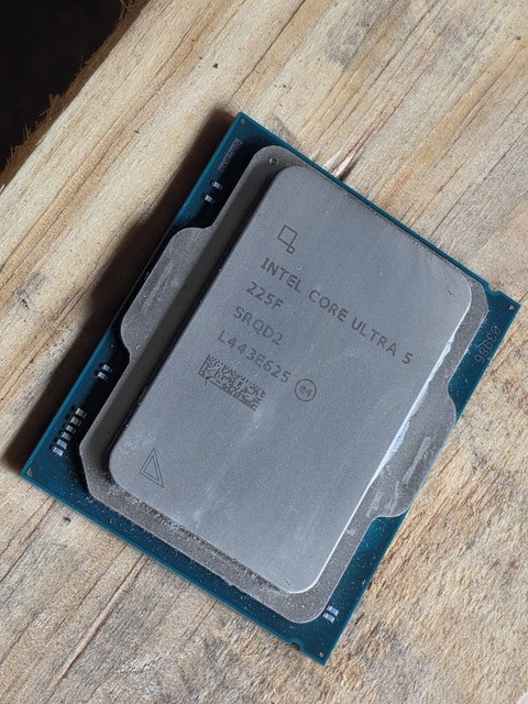 Intel Core Ultra 5 225F