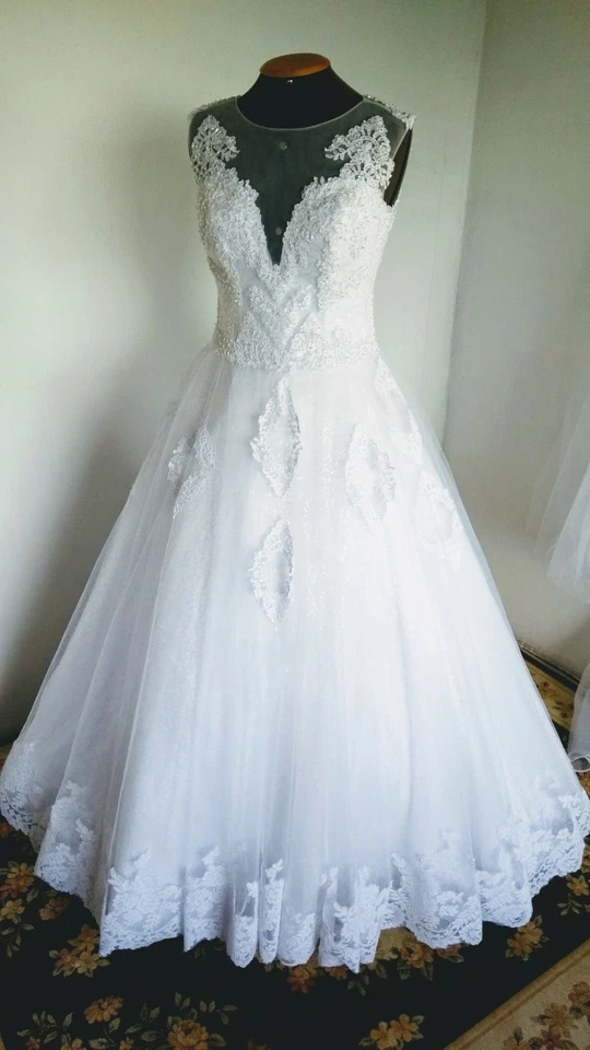 Elegantes Vestidos de Novia Cuello Redondo Sin Mangas Apliques de Encaje Línea A Vestidos de Novia Foto 3 de 4