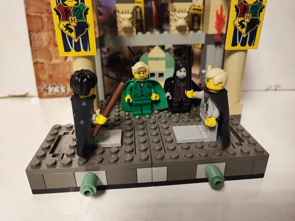LEGO Harry Potter 4733 The Dueling Club, Foto 2 von 3