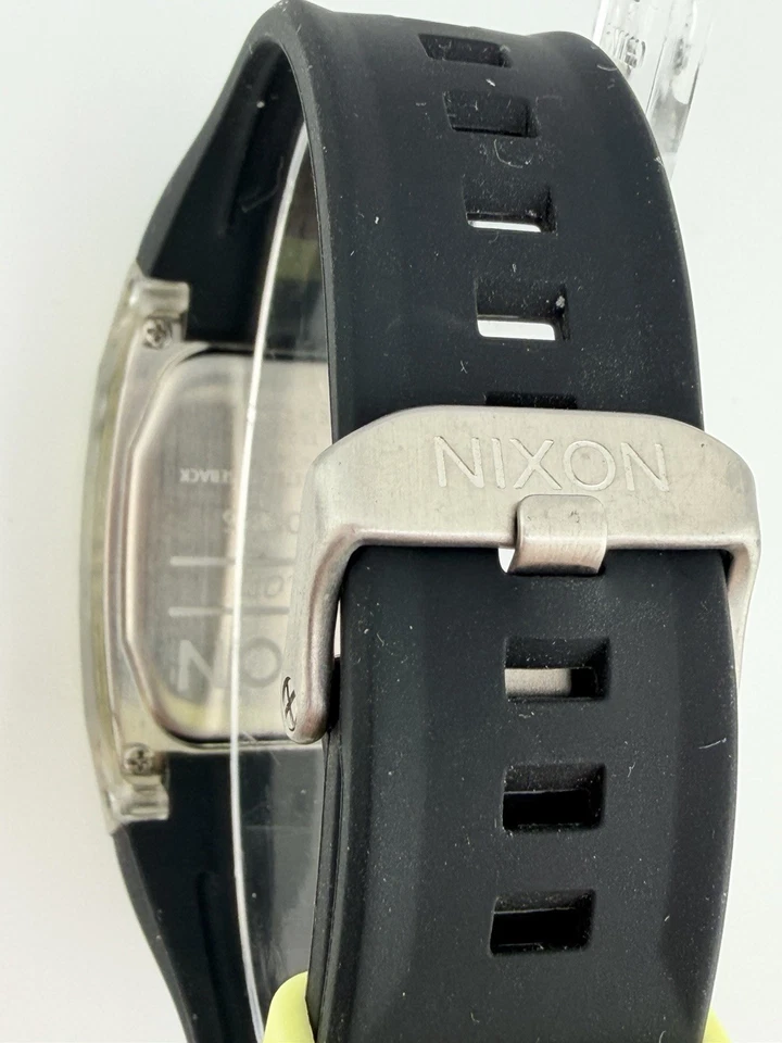 Reloj digital Nixon Laylow The Comp S Cheetah Print Limited Foto 4 de 4