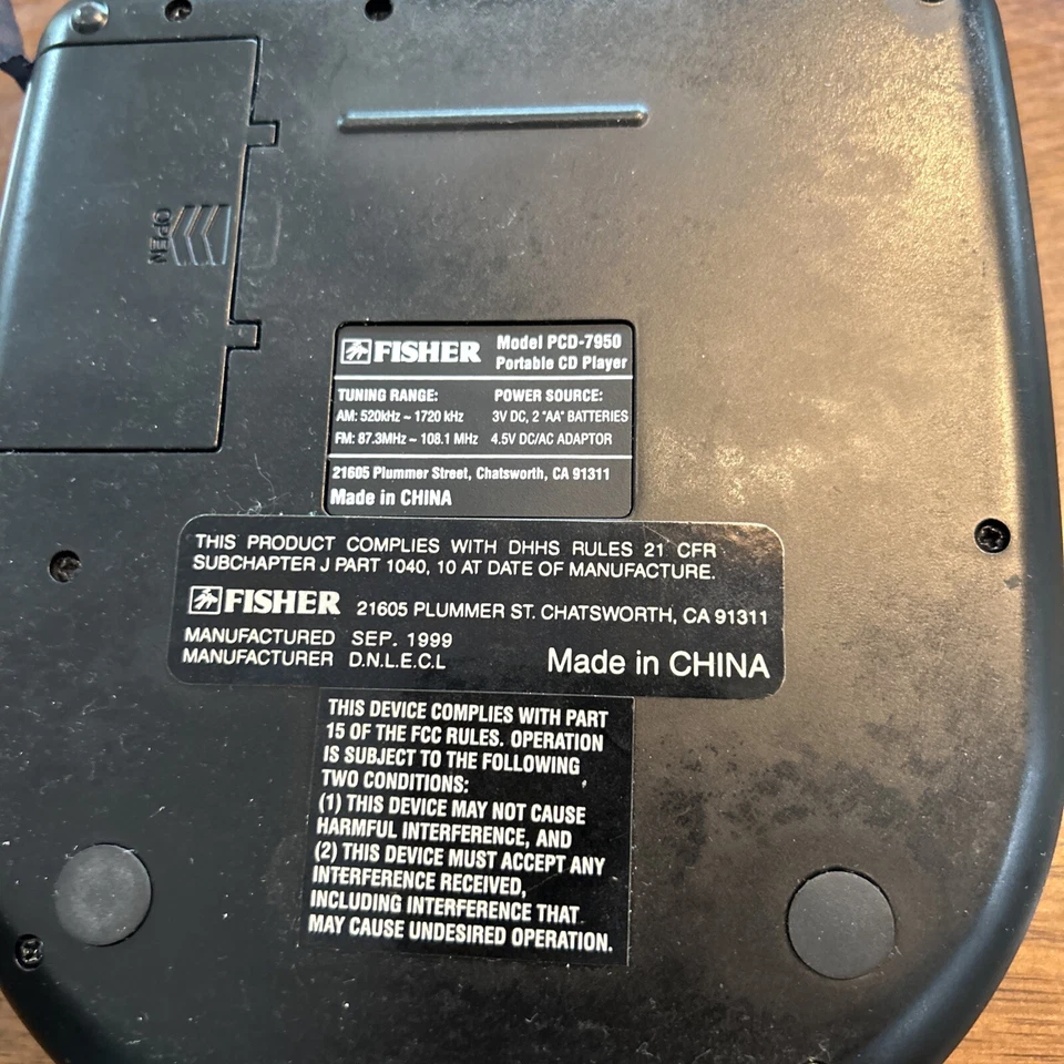 FISHER PCD-7950 RARO Encender portátil de colección reproductor de CD y radio FM AM Foto 2 de 4