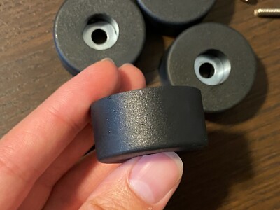 Aftermarket Replacement Feet For Sansui 8080 8090 8080DB 9090DB. Natural Black Rubber. Including Mounting Screws. Fits Other Brands Of Receivers. Excellent Vibration Dampening. 4 Per Package