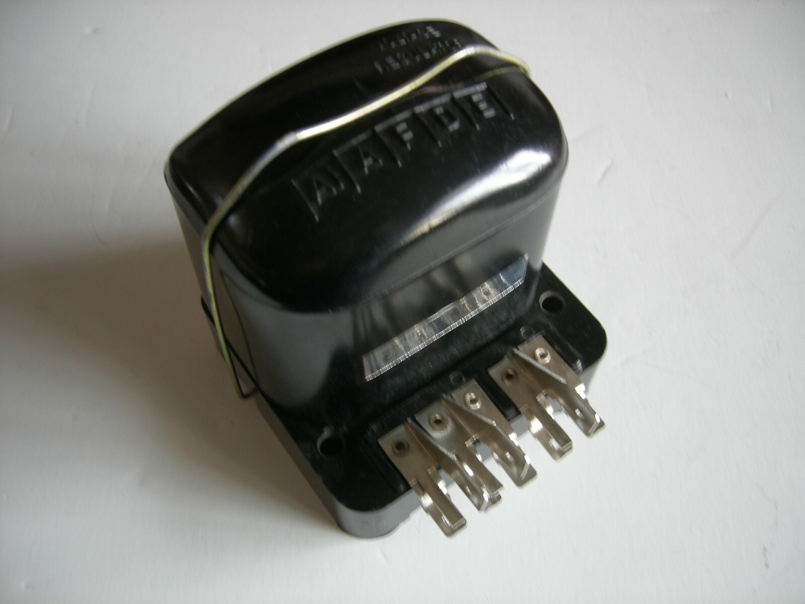AUSTIN SUNBEAM ALPINE MORGAN  LOTUS SIMCA WOLSELEY RILEY  VOLTAGE REGULATOR FLAT