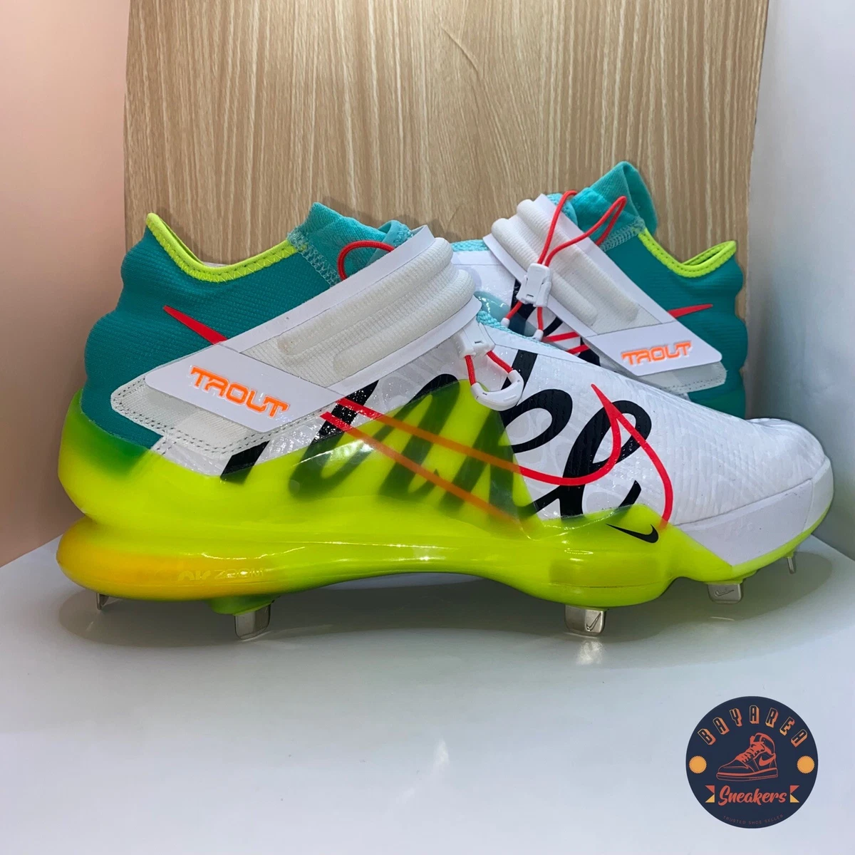 Preços baixos em Nike Force Zoom Trout 7 White Aurora Green | eBay