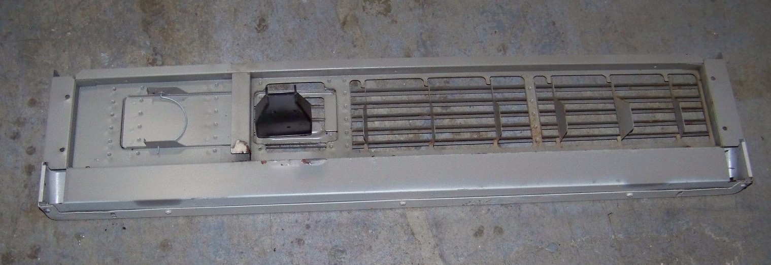 Rinnai 551F 551 F Propane/Natural Gas NG Heater Front Bottom trim Grill  Parts | eBay
