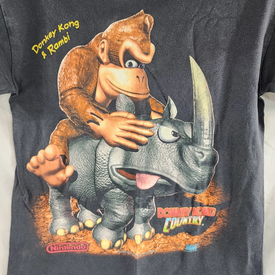Camiseta De Colección Donkey Kong Country Nintendo DK y Rambi EE. UU. Rara 1995 SS Delta Pequeña Foto 2 de 4