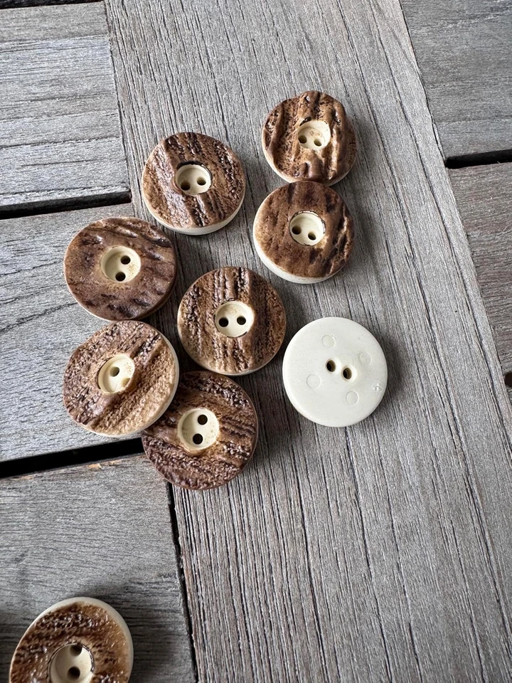 10 Stück braun Kunststoff Knöpfe Hirschhorn Optik Imitat 2 Loch 15mm 18mm 20mm - Bild 3 von 4