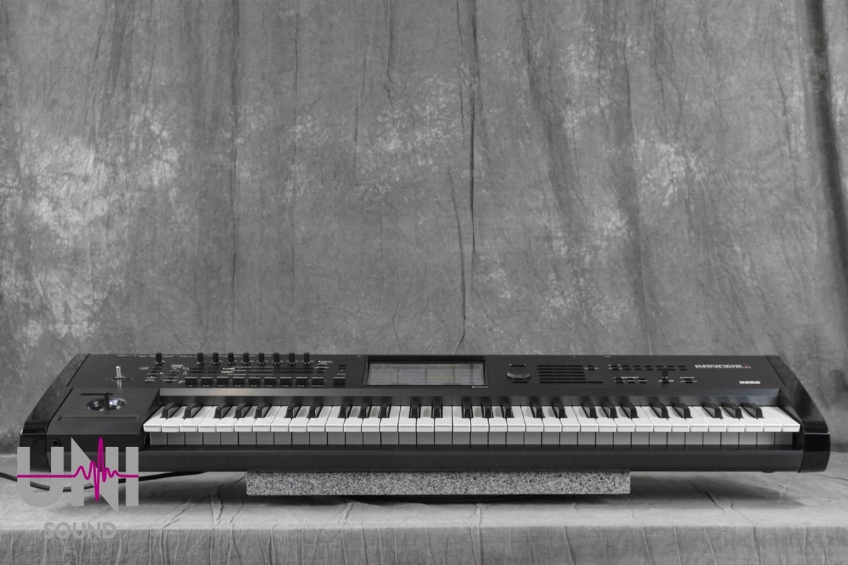 Korg Kronos X 61-Key Music Workstation Synthesizer in Very Good