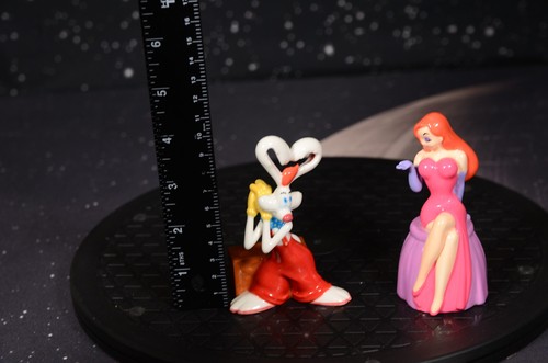RARE Disney Auctions Jessica Rabbit Kissing Roger Salt & Pepper Shakers LE 150 - Picture 10 of 12