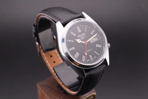 Vintage Seiko 5 Automatic 7009A 17J Men's Wrist Watch, Day / Date- Japan Made