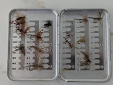 Vintage Perrine #60 Aluminum Fly Case w/15 Assorted Flies
