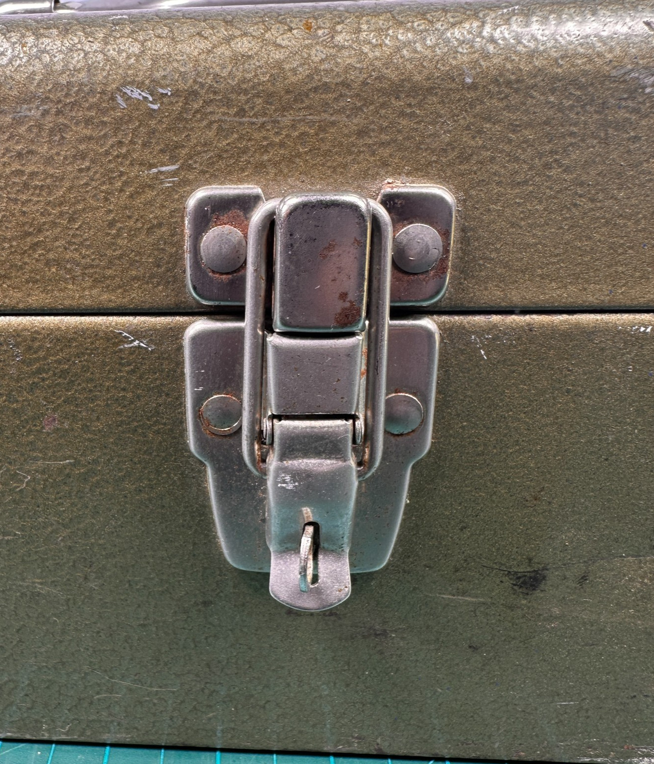 Vintage Park Steel Tackle Box Brown Green Felt Tray Tool Storage Model 83333