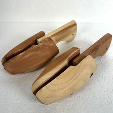 Clarks Cedar Shoe Trees Women's Small  Wood Expands Almond Toe Point One Pair