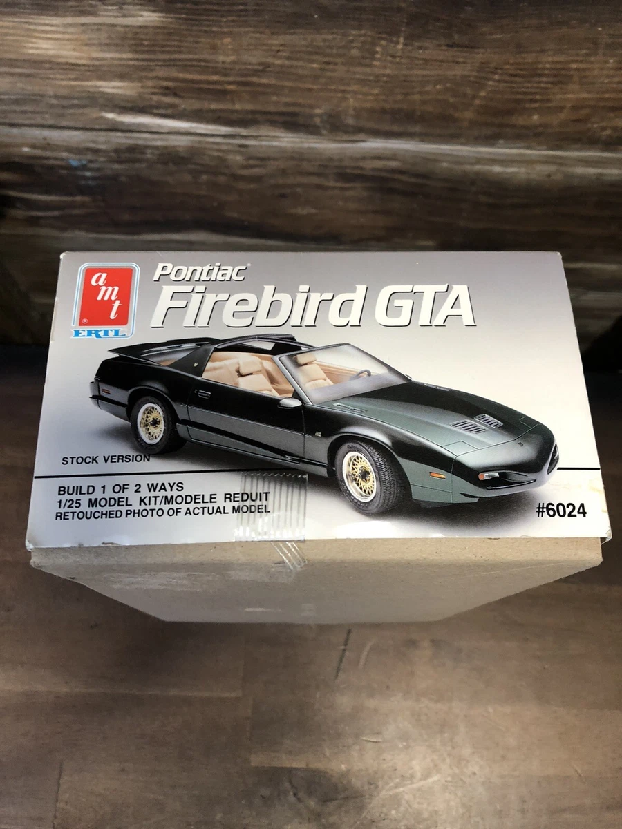Vintage AMT 1/25~1990 Pontiac Firebird GTA~2 in 1~Model Car Kit 