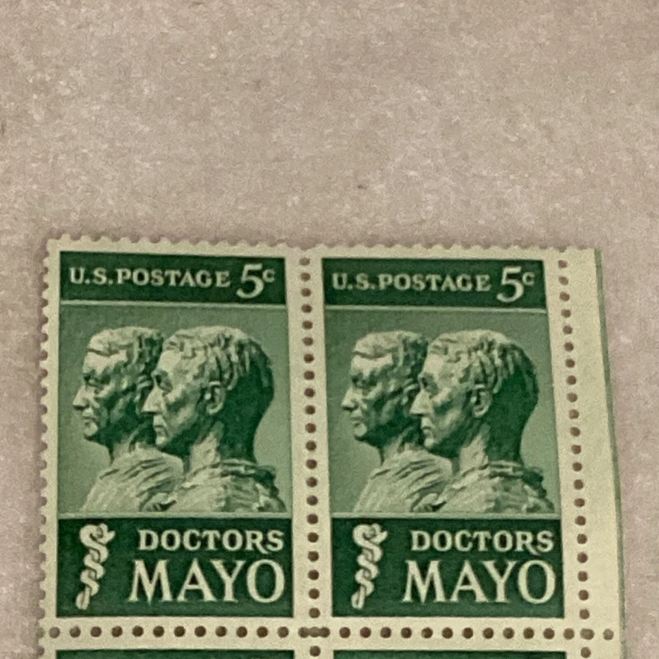 MINT 1964 Doctors Mayo 5 Cent U.S. Postage 4 Stamp Plate Block MNH - Image 2 of 4