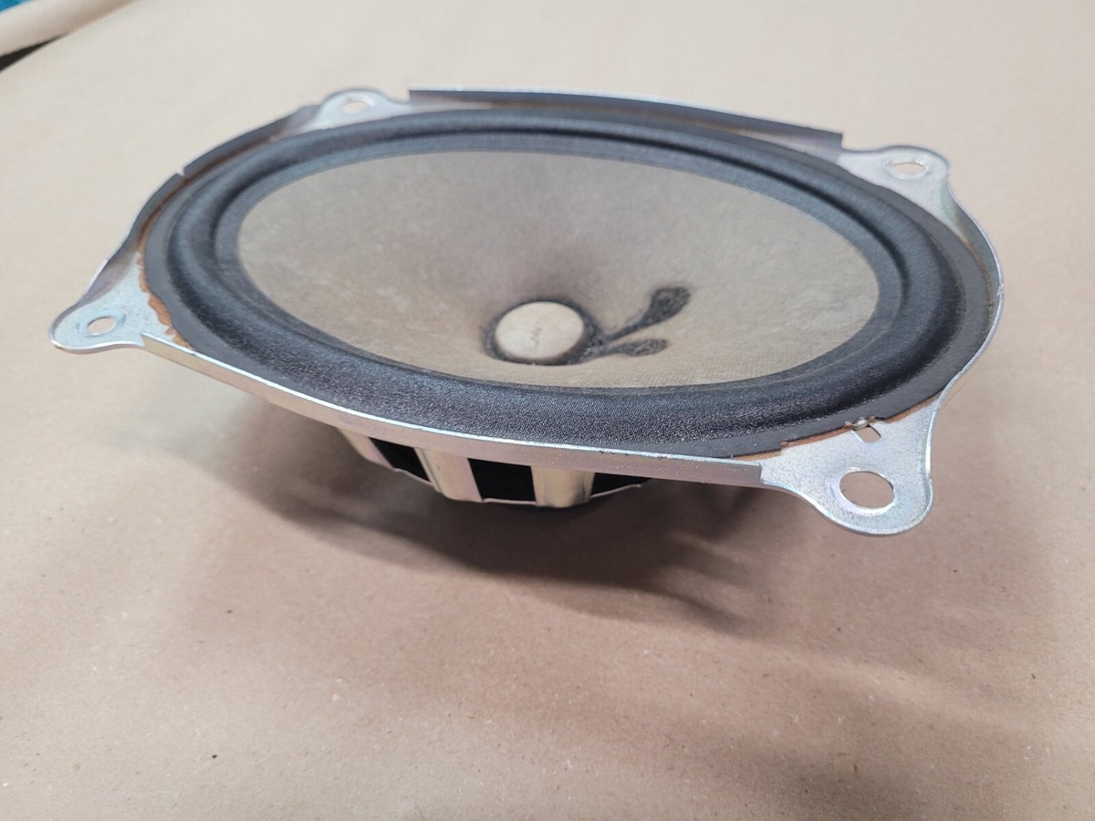 REAR SPEAKER - RIGHT or LEFT DOOR BOSE - 281573TA2B - NISSAN