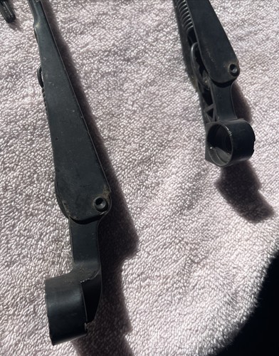 82-85 Porsche 944 Front Windshield Pair Of Wiper Arms - Picture 12 of 14