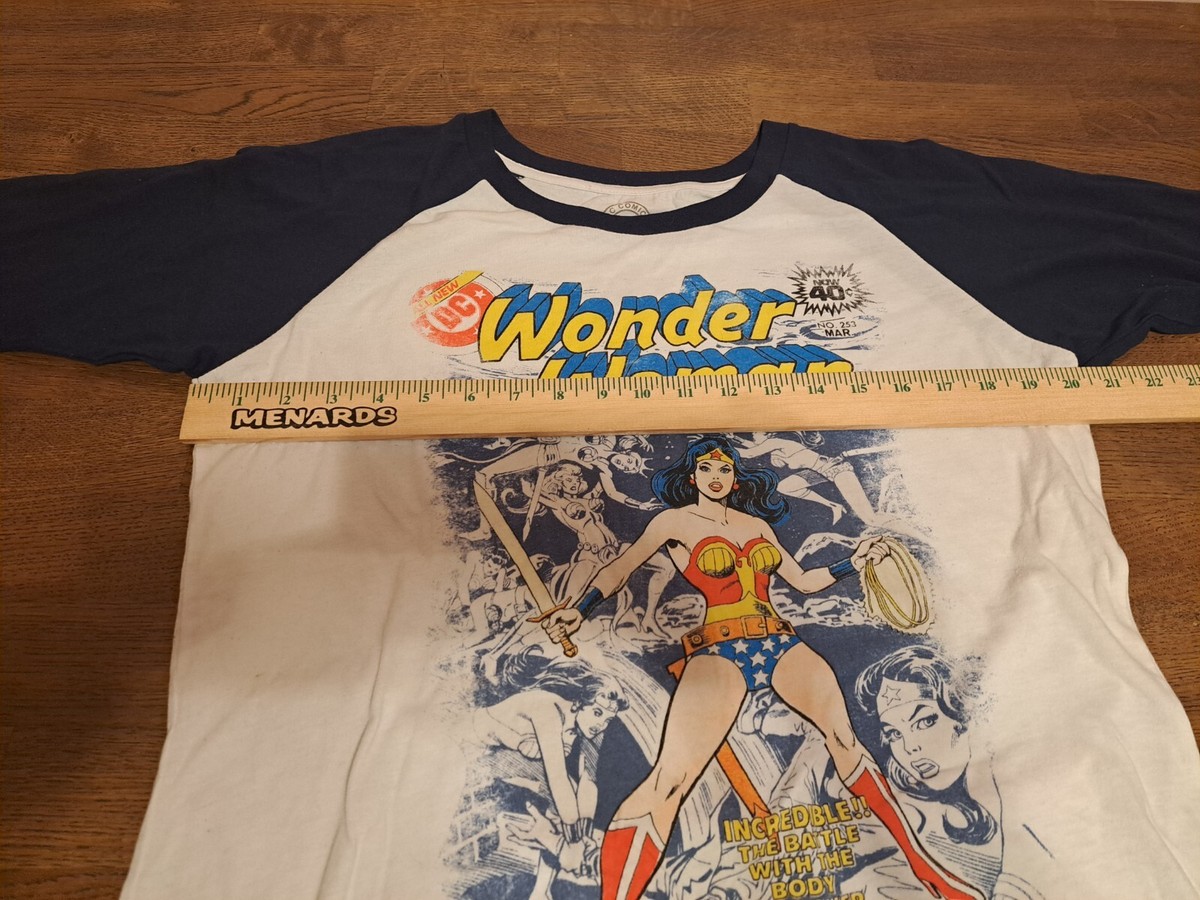 DC Comics T Shirt Women Size XXL White Blue Wonder Woman 3/4