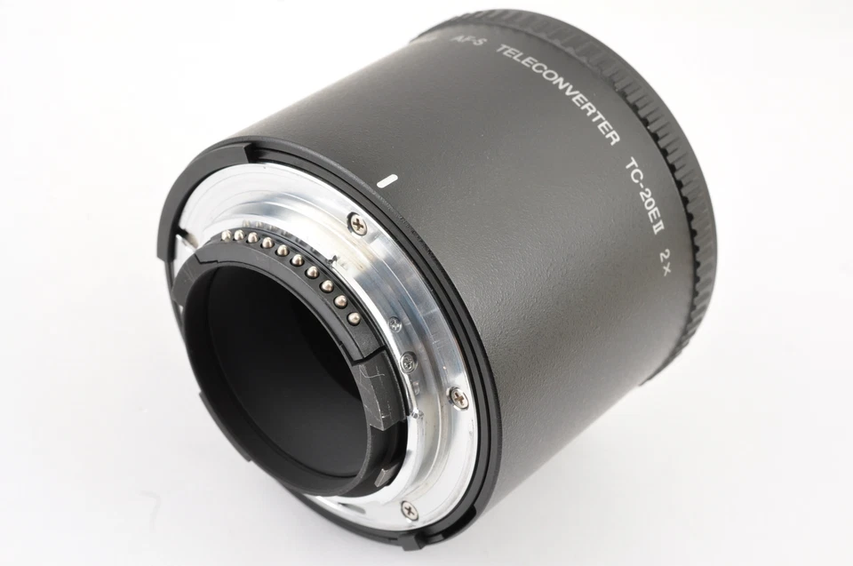 Teleconvertidor Nikon AF-S TC-20 E II casi como nuevo para lente AF-S AF-I entrega rápida Foto 3 de 4