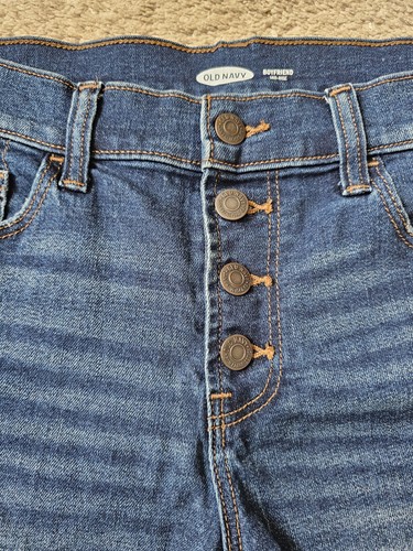 Pantalones Cortos Old Navy Boyfriend Tiro Medio Talla 4 Dobladillo Enrollado Botón Mosca Envejecido - Imagen 4 de 8