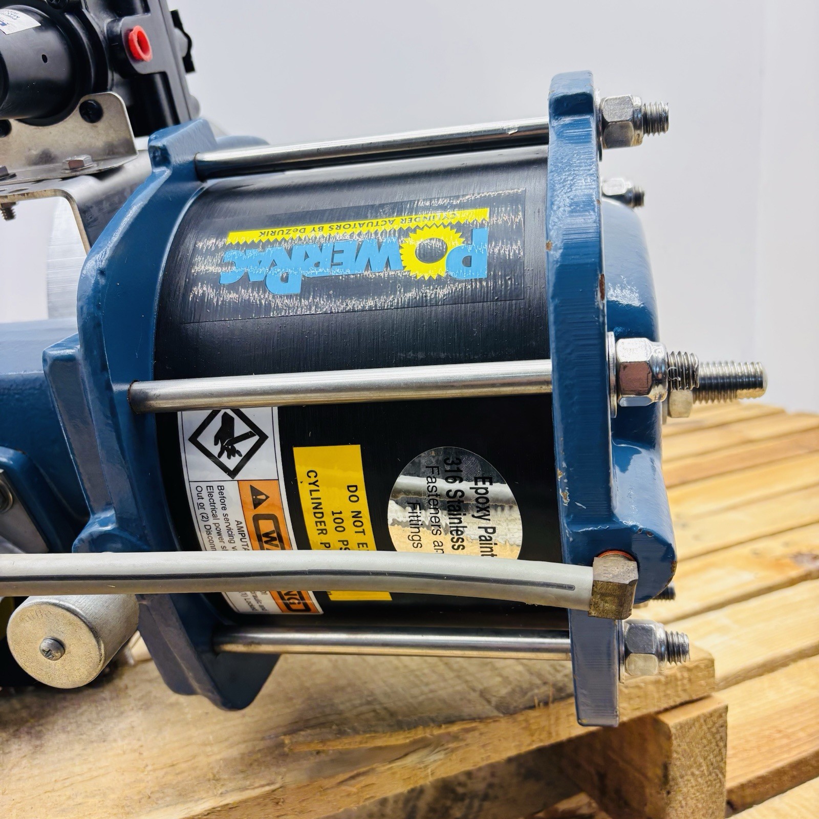 DeZURIK 8" 150# BHP 316 SS Butterfly Valve with Actuator & Controls