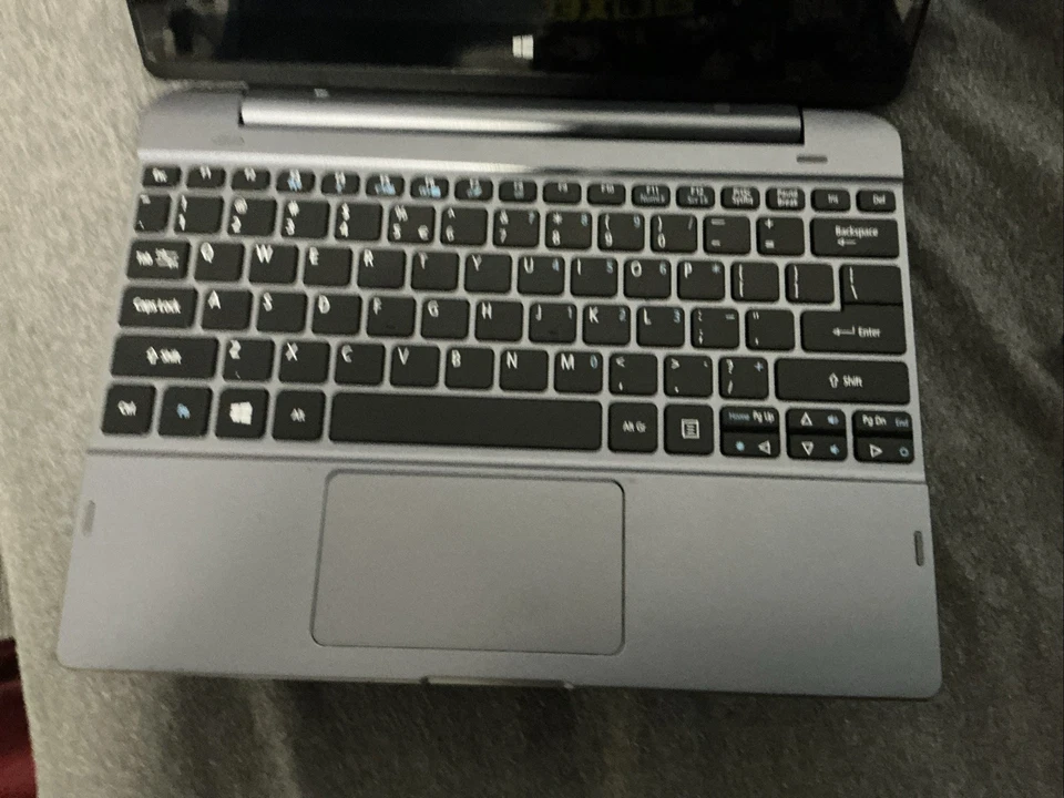 Acer N15p2 2-in-1 Laptop 12 Inch Intel Atom 2gb Ram 32gb Sd with Charger - Image 4 of 4