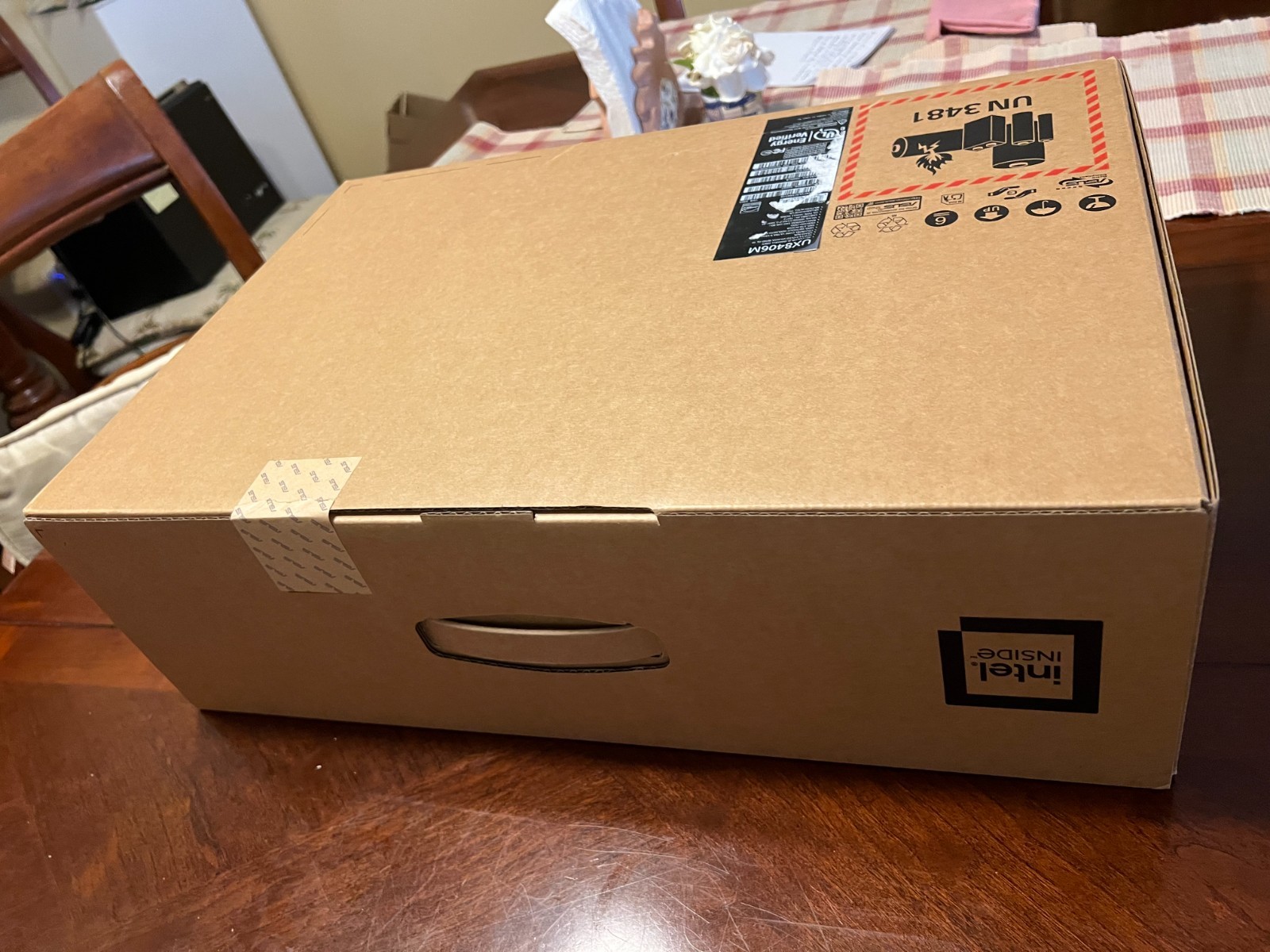 ASUS UX8406CA-PS99T, 14-Inch Laptop, with Intel Core Ultra 9 285H, 1 TB SSD (Solid State Drive), Windows 11 Home