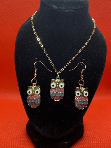 Pretty Owl Necklace and Earings Set, Colourful Enamel and Glitter Detail. - Picture 6 of 9