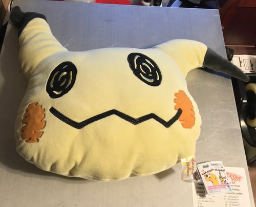Japan nur Pokémon Bandai Spirits Mimikyu Plüschkissen mit Etikett 16""h 21"" mit 7"" d - Bild 2 von 9