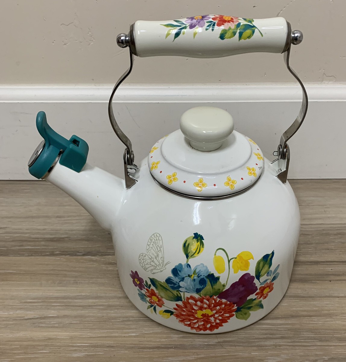 The Pioneer Woman Blooming Bouquet Whistling Tea Kettle White EUC