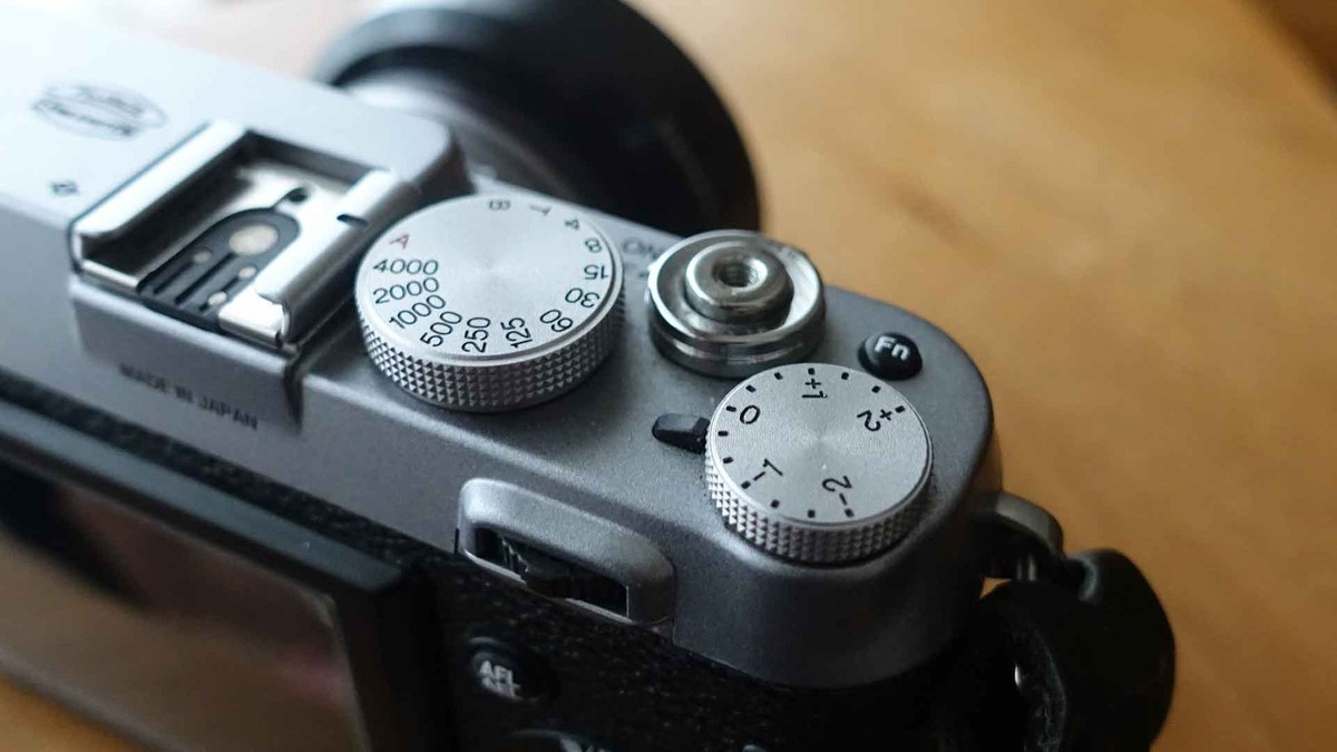 Fujifilm X series X100 16.3MP digital camera black x silver Fujifilm X series X100 16.3MP digital camera black x silver