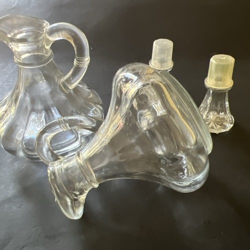 Set of 2 Vintage Glass Vinegar Oil Cruet Bottles Stoppers - Picture 15 of 16