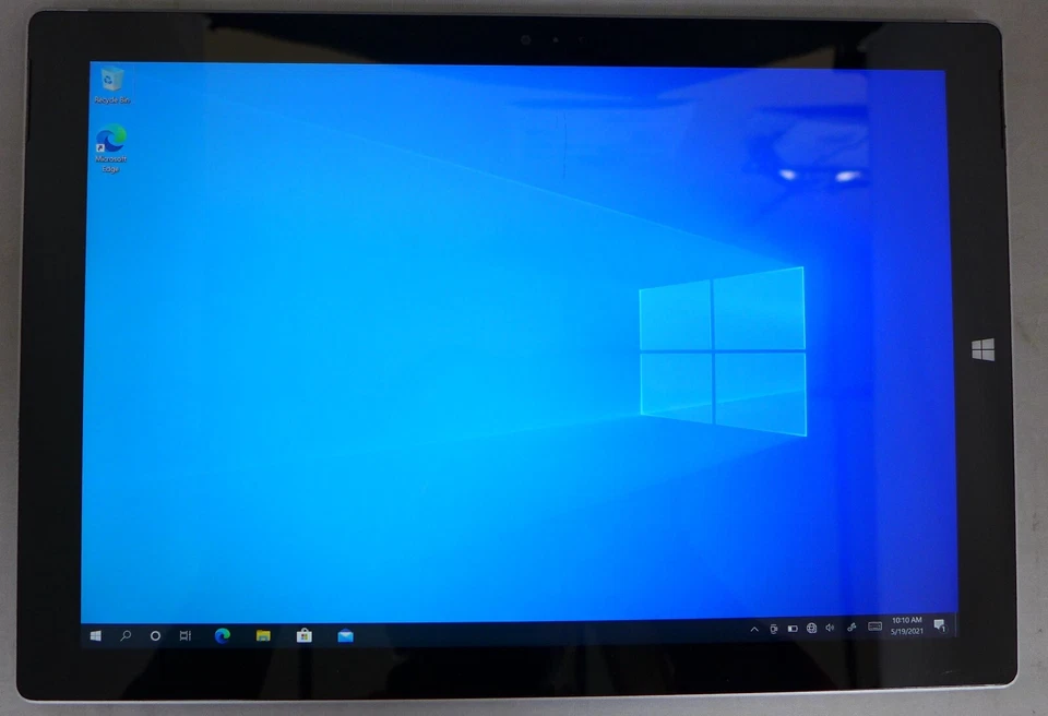 Microsoft Surface pro 3, 13", Silver, i5, 4GB, 128GB - Doesn't turn on sometimes - Image 2 of 4