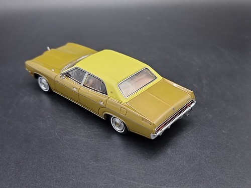 TRAX TRLE3 Ford P5 LTD Town Car 50th Anniversa 1:43 Scale Resin Model Gold New - Picture 10 of 24