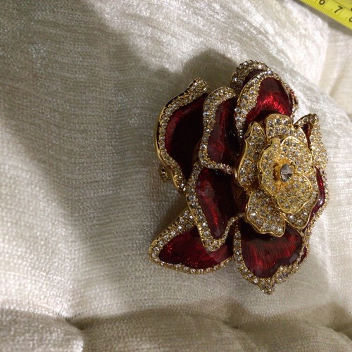 Joan Rivers Elegance in Bloom Pave' Rose Pin Goldtone Classics Collection - Picture 5 of 9