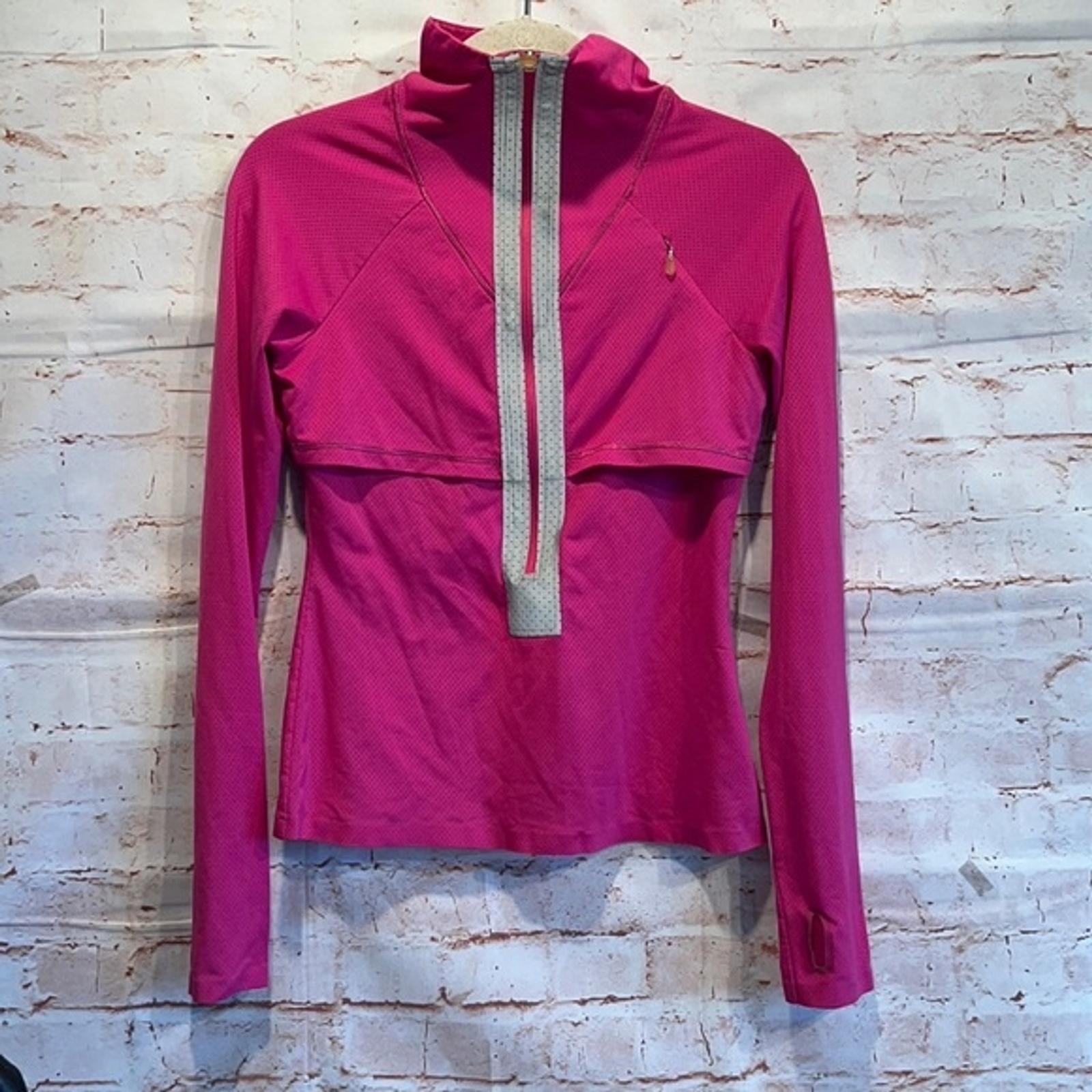 Roxy Pullover reflective tabs thumbholes pink hal… - image 1