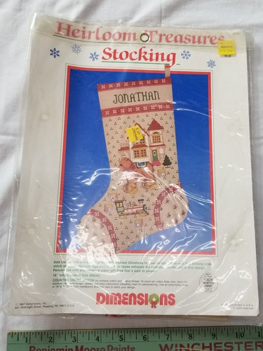 Dimensions 1987 Heirloom Treasures Counted Cross Stitch Christmas Stocking Kit - Picture 2 of 7