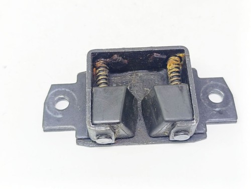 2000 Schließkeil Schließbügel Heckklappe Kofferraumdeckel UST130401