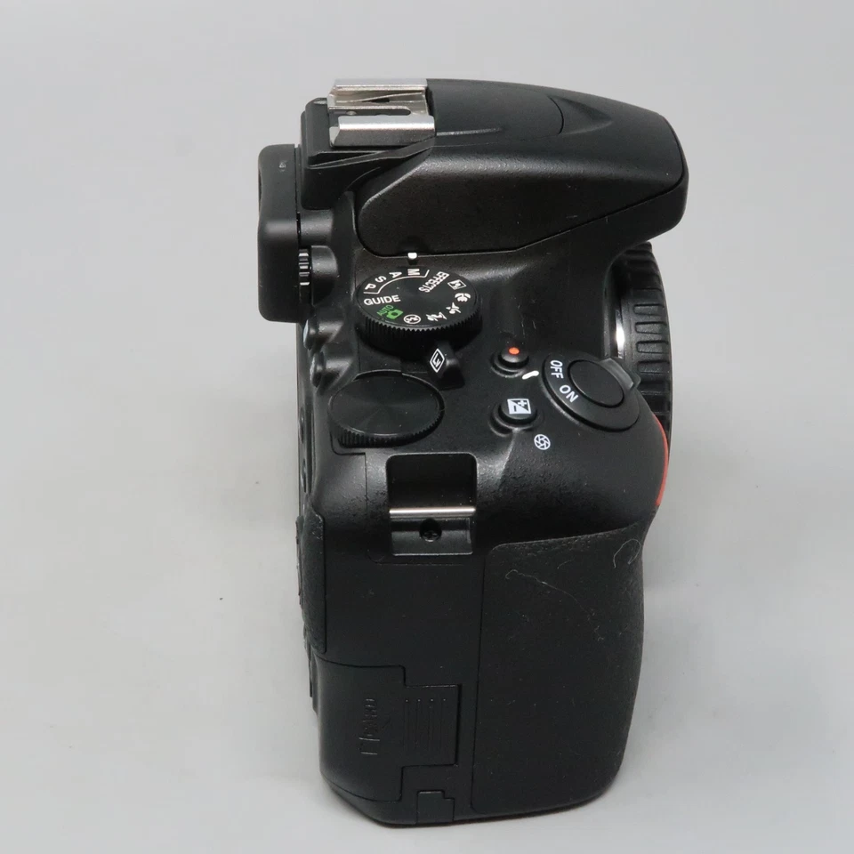 Nikon D3500 Digital SLR Camera Body 24.2MP -- NEEDS REPAIR - Image 4 of 4
