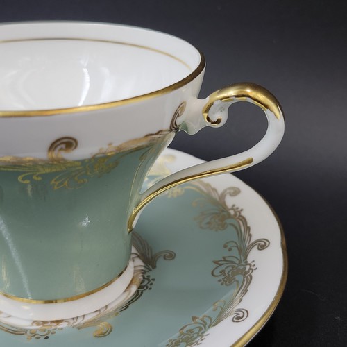 Vintage John Aynsley Corset Tea Cup & Saucer #2730 Sage Green W Gold Leaves - Picture 15 of 16