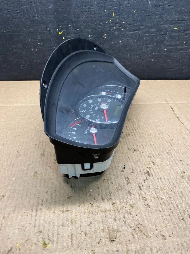 Mitsubishi Endeavor 2008-2011 velocímetro calibre de grupo 8100a982 R6180 DG Foto 3 de 4