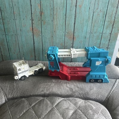 Vintage Transformers G1 Ultra Magnus Action Figure 1984 Hasbro Incomplete