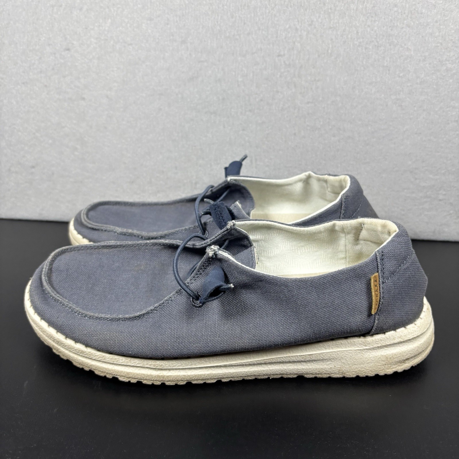 Hey Dude Wendy Chambray Navy White Women's Size 7 Casual Slip On Shoes Loafers