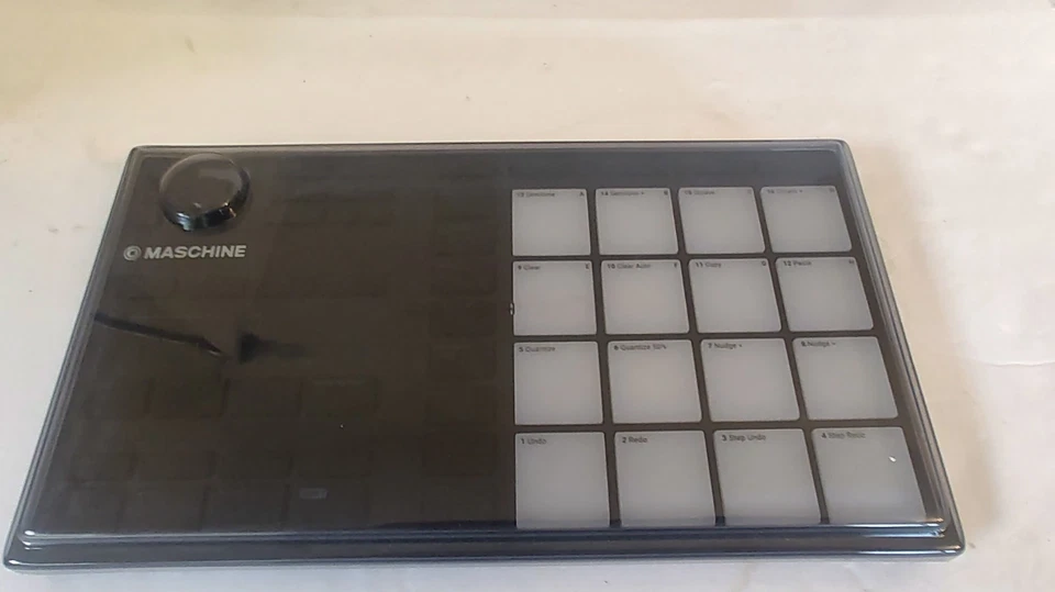 Native Instruments MASCHINE MIKRO MK3 traktor pro kontroller drum machine midi - Image 4 of 4