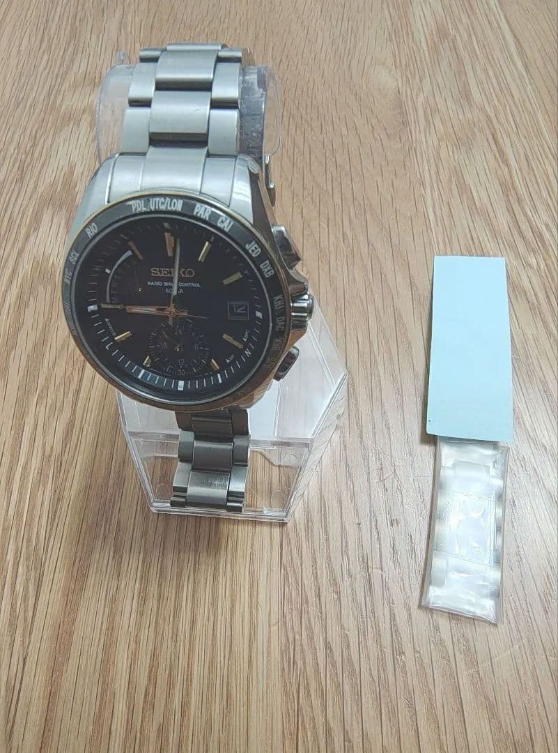 Near Mint SEIKO Brightz SAGA160 8B54-0BB0 Titanium Solar Radio Gold Sapphire image 3